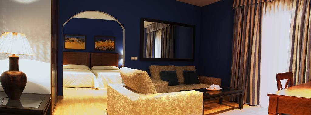 Ciudad Del Renacimiento Hotel Baeza Bagian luar foto